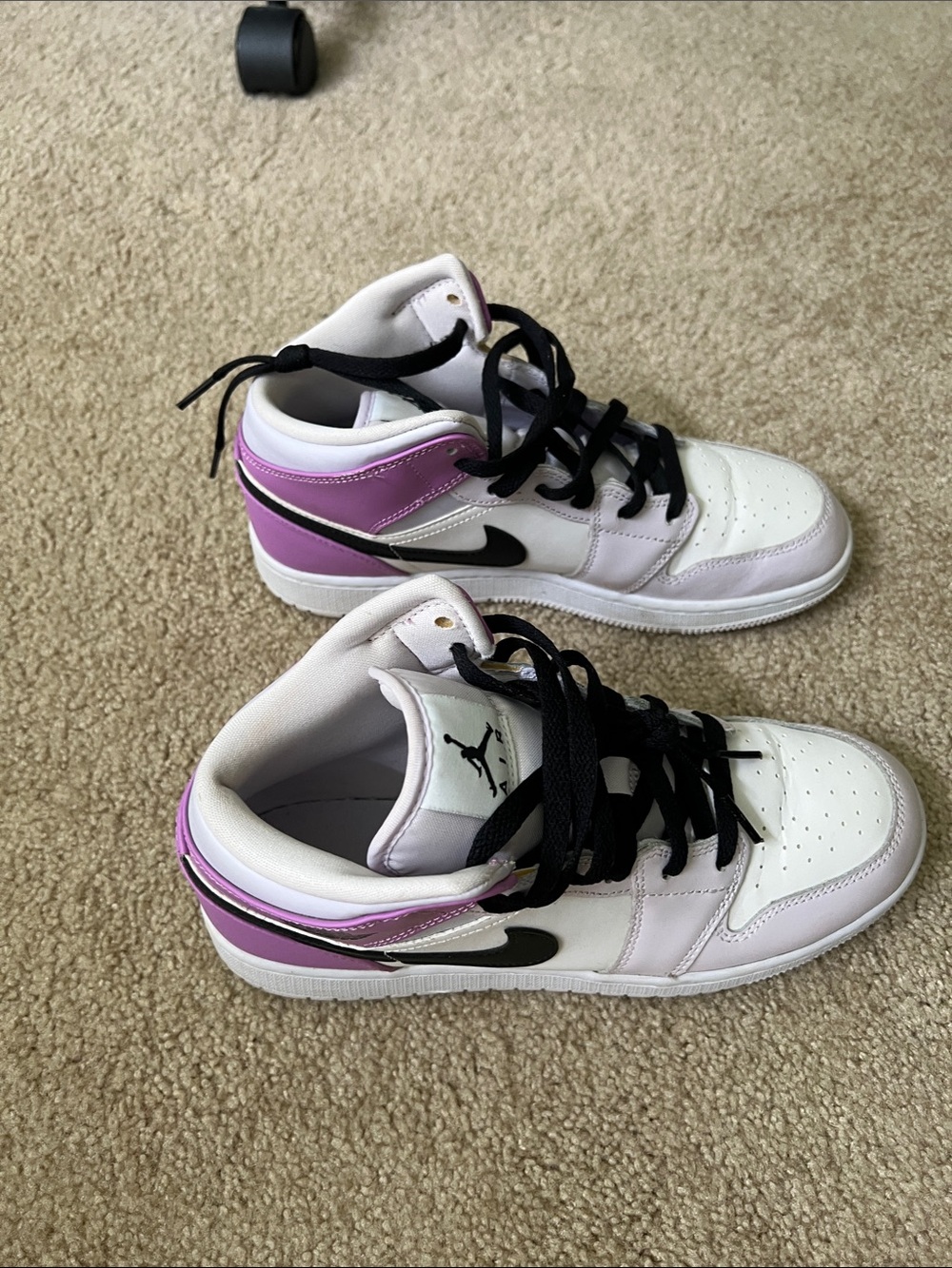 Nike Air Jordan 1 Mid GS "Barely Grape,"
